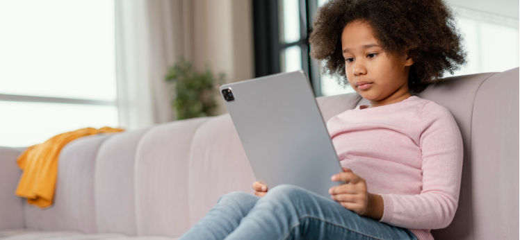 Child-using-iPad